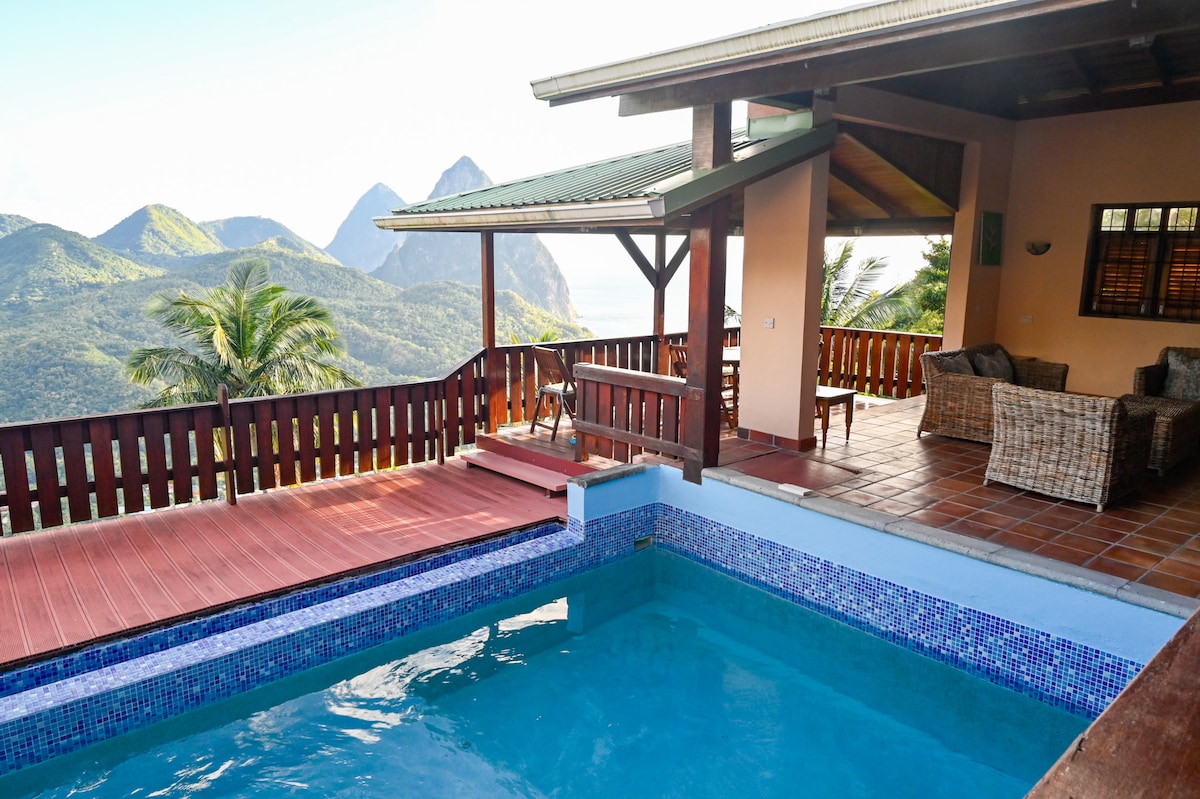 Piton Villa Deck - 1MilView!