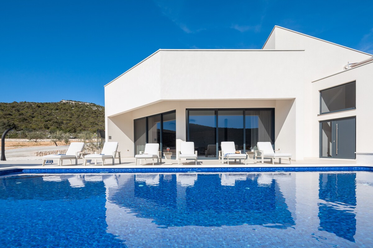 Luxury Villa Dolac