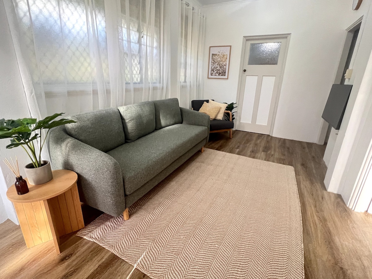 Cozy & clean unit in Sth Townsville