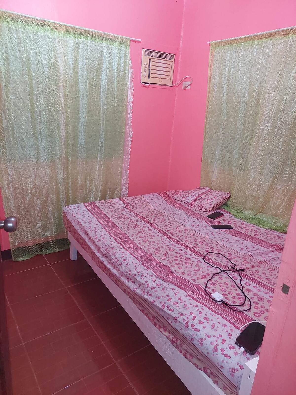 Private Room For Couple Few Minutes From the Beach