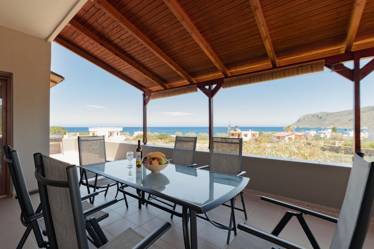 Panoramic Seascape Retreat