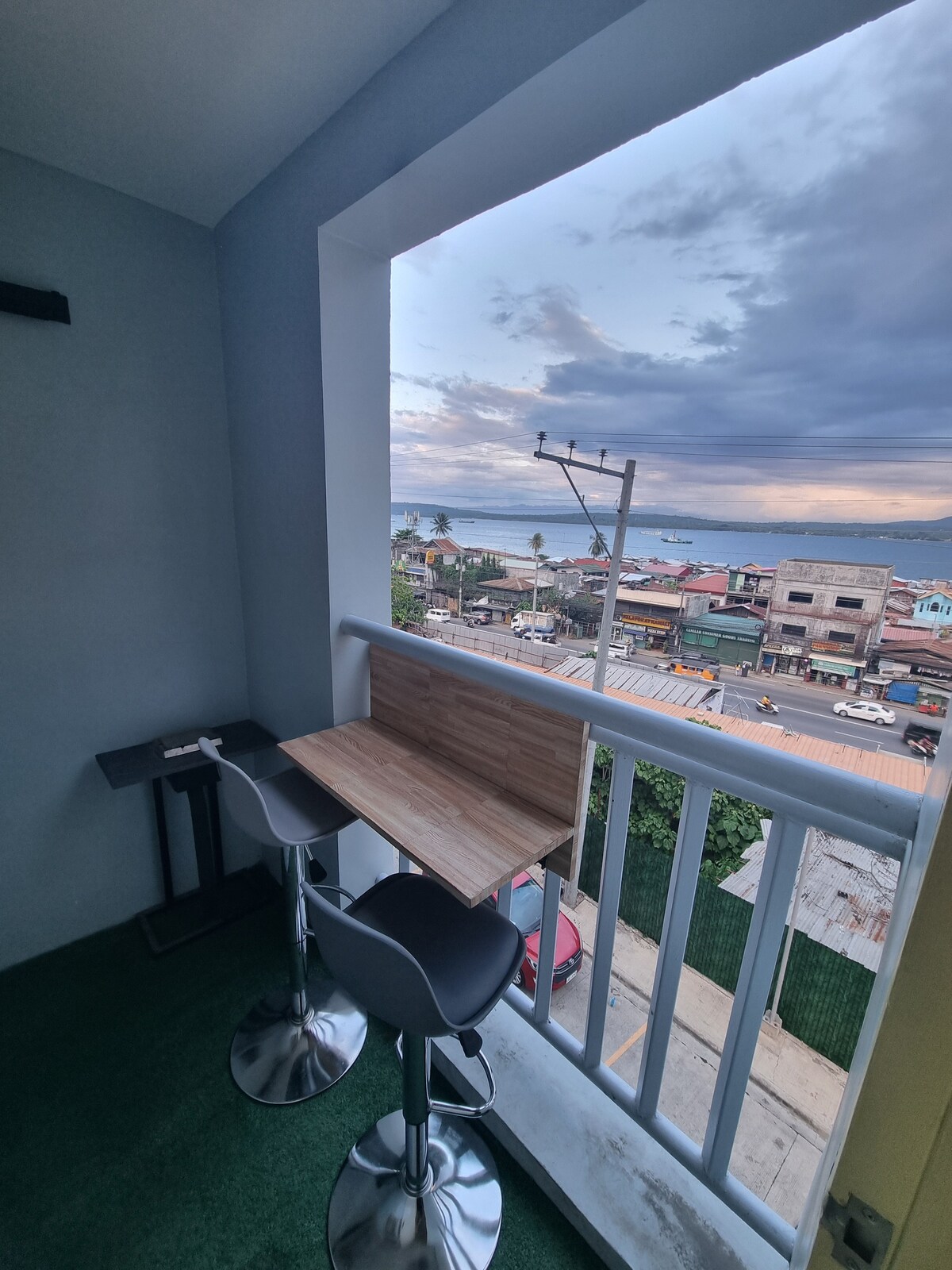 2BR Oceanview Condo with Balcony