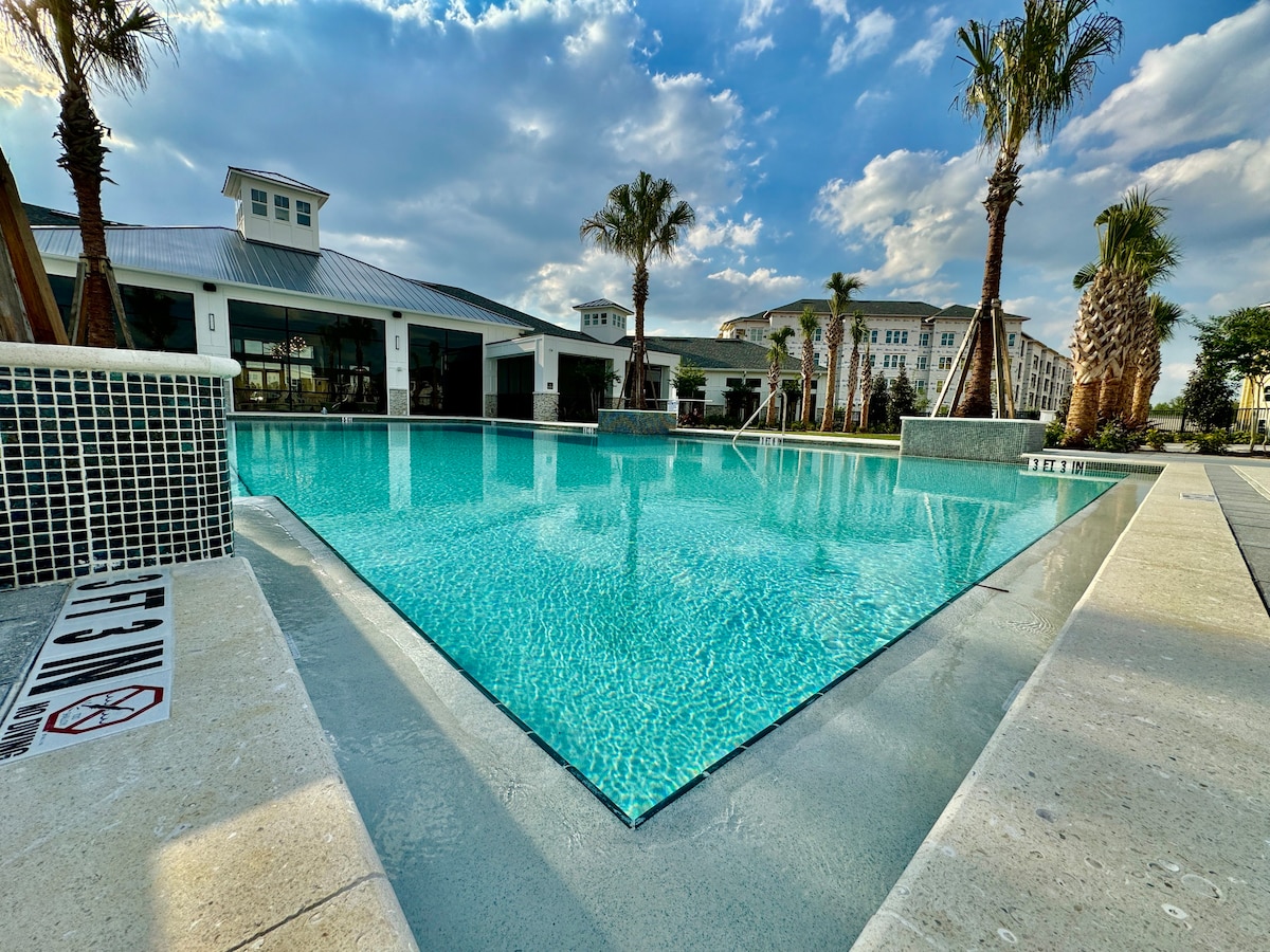 King Bed Retreat Near Disney Epcot Orlando Pool