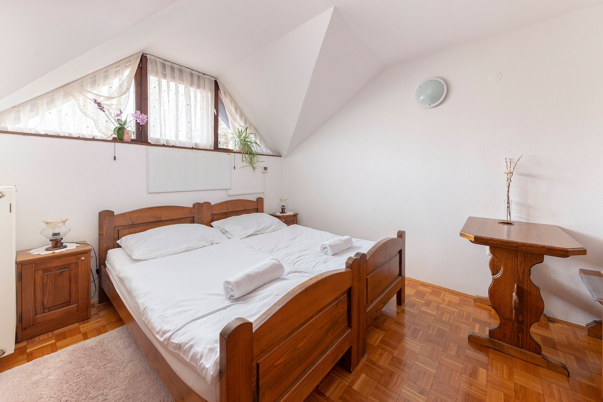 Bed&Breakfast Mili Vrh | Two-bed Room (2) - Kamnik