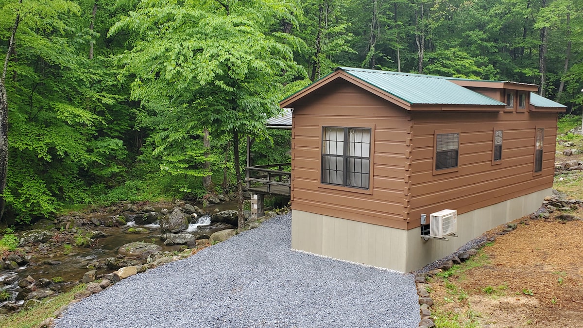 黑熊小屋（ The Black Bear Lodge ）