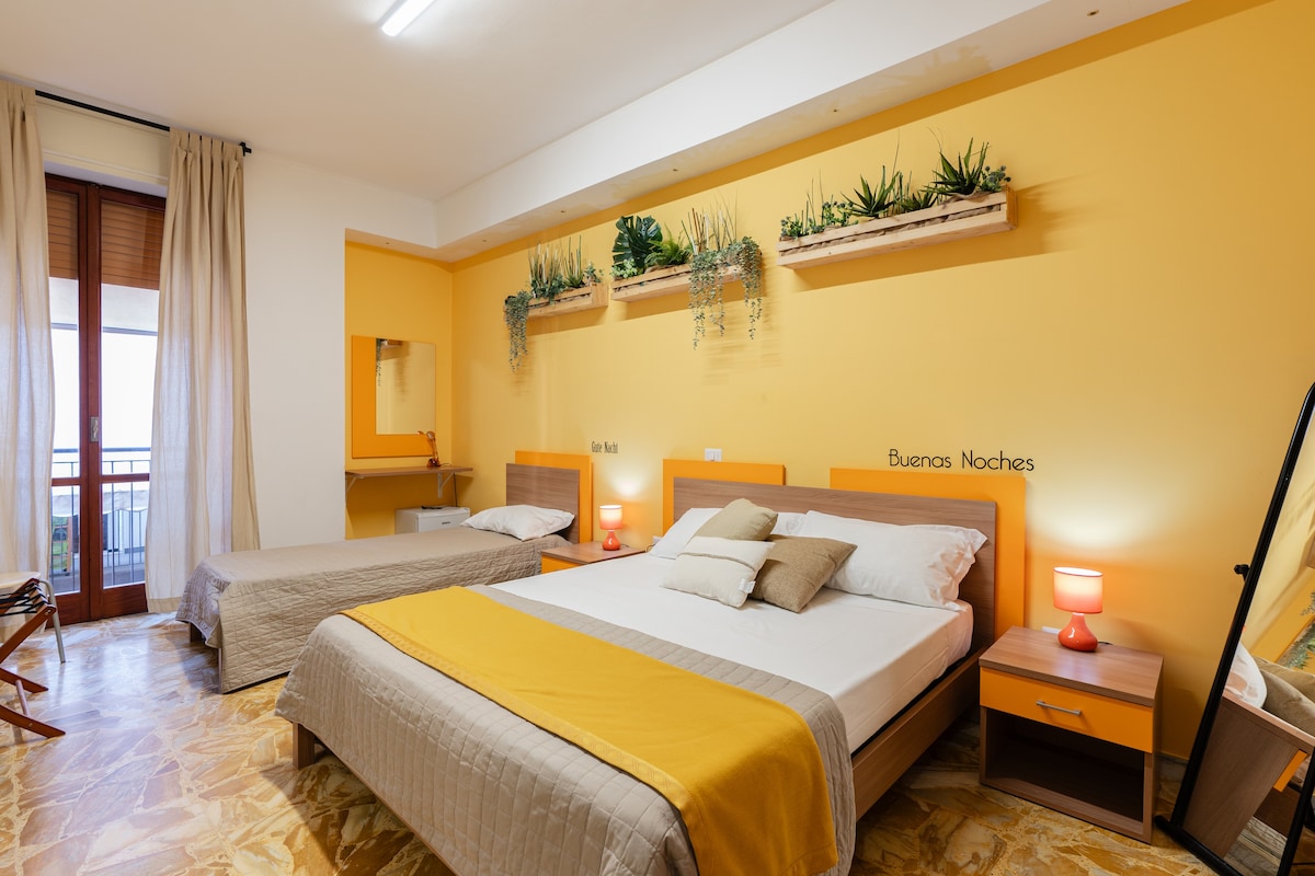 Room Yellow - Santa Croce