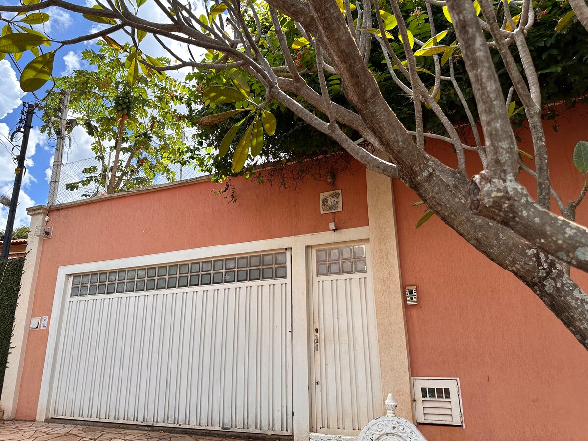 Casa próximo a USP/HC com piscina