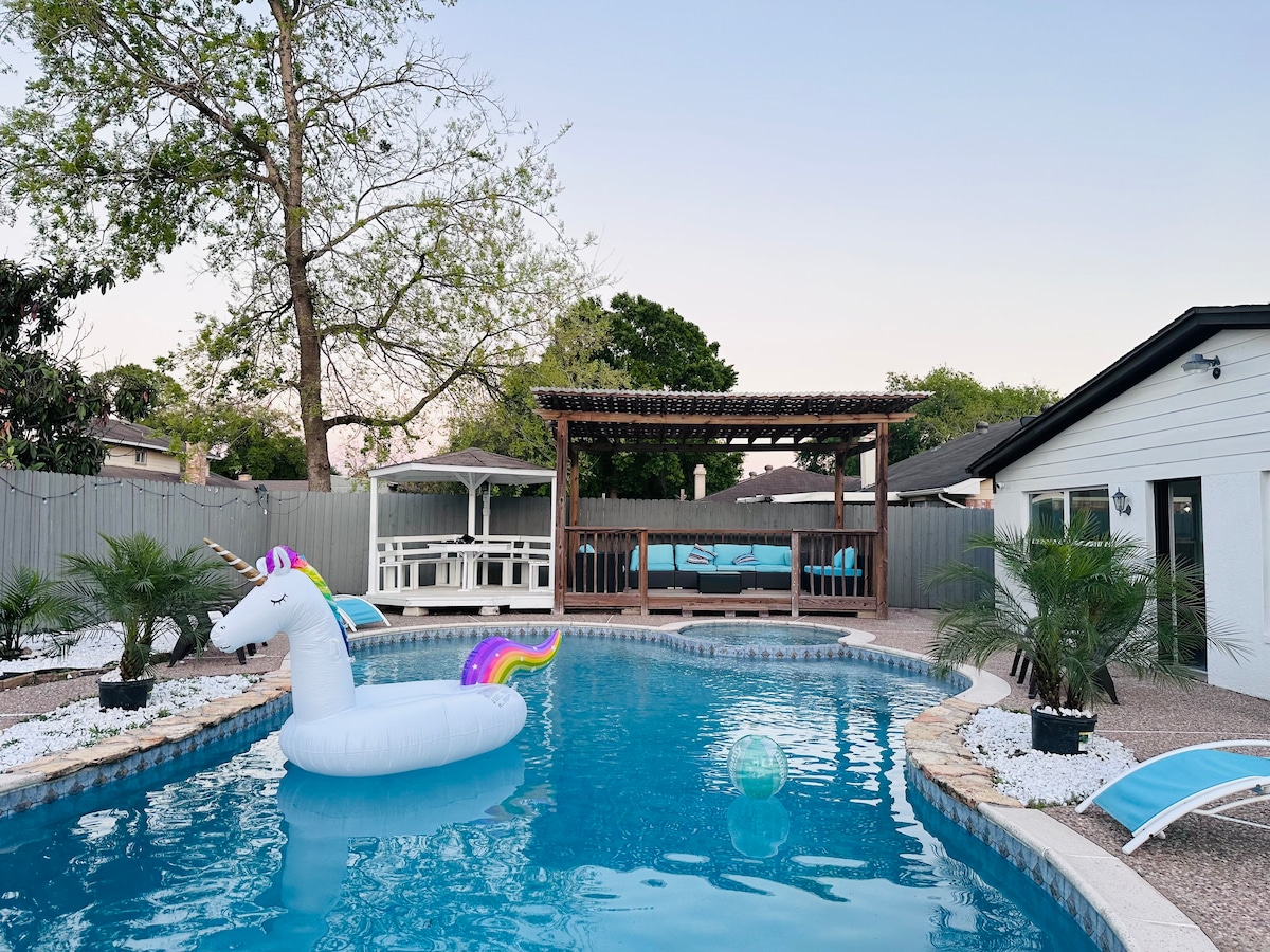 Vacation house with pool-patio