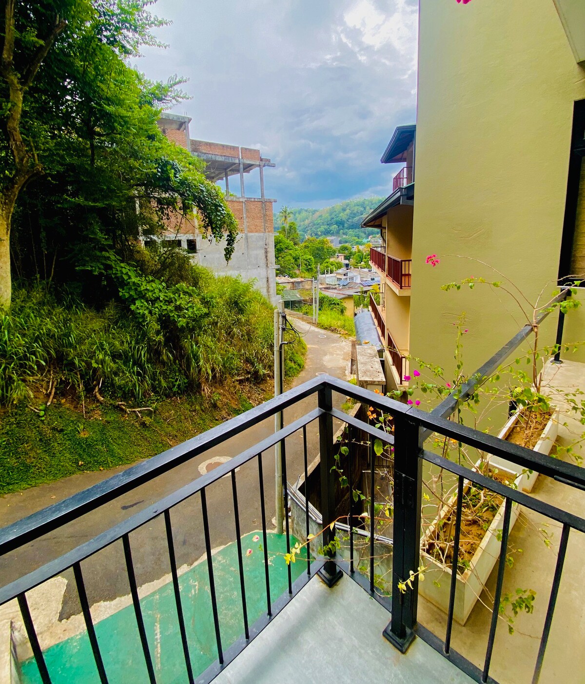 Kandy Lake Round Apartment