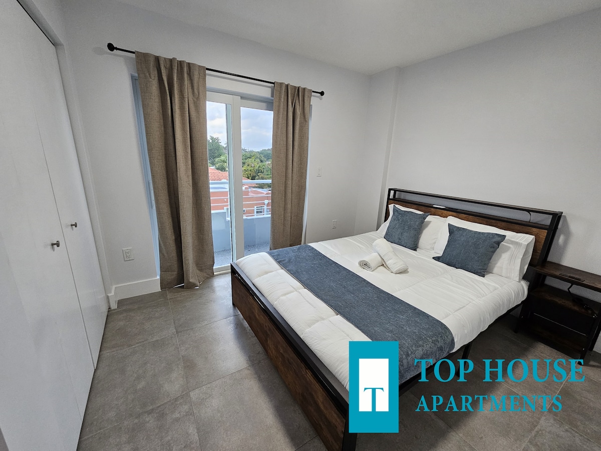 645 Airport/Top House Apt 11