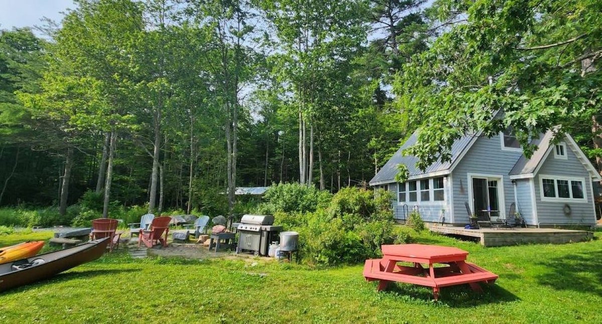 Lakeside Lodge on Toddy Pond!