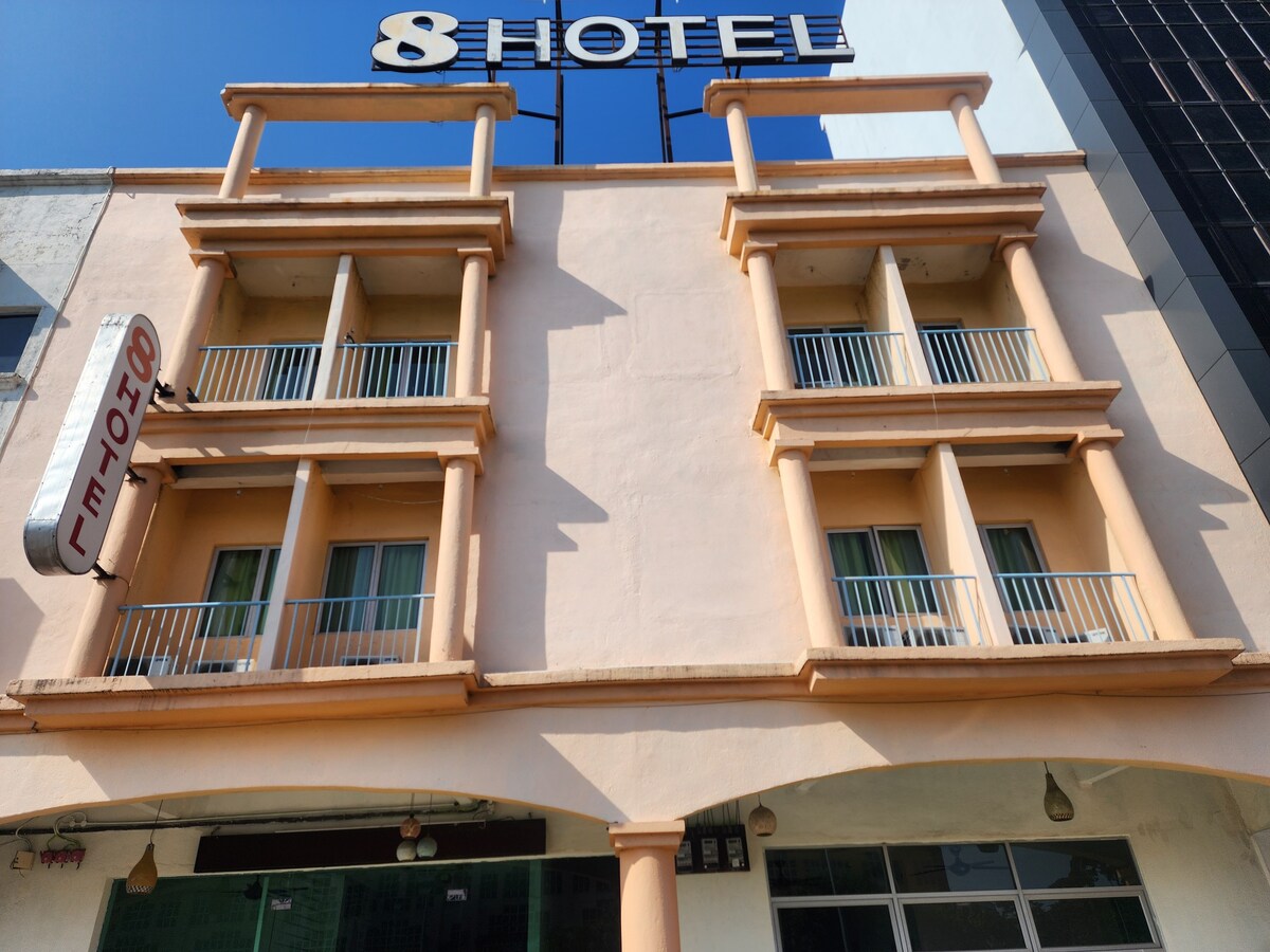 8 Hotel Nilai
标准双床房-禁止吸烟