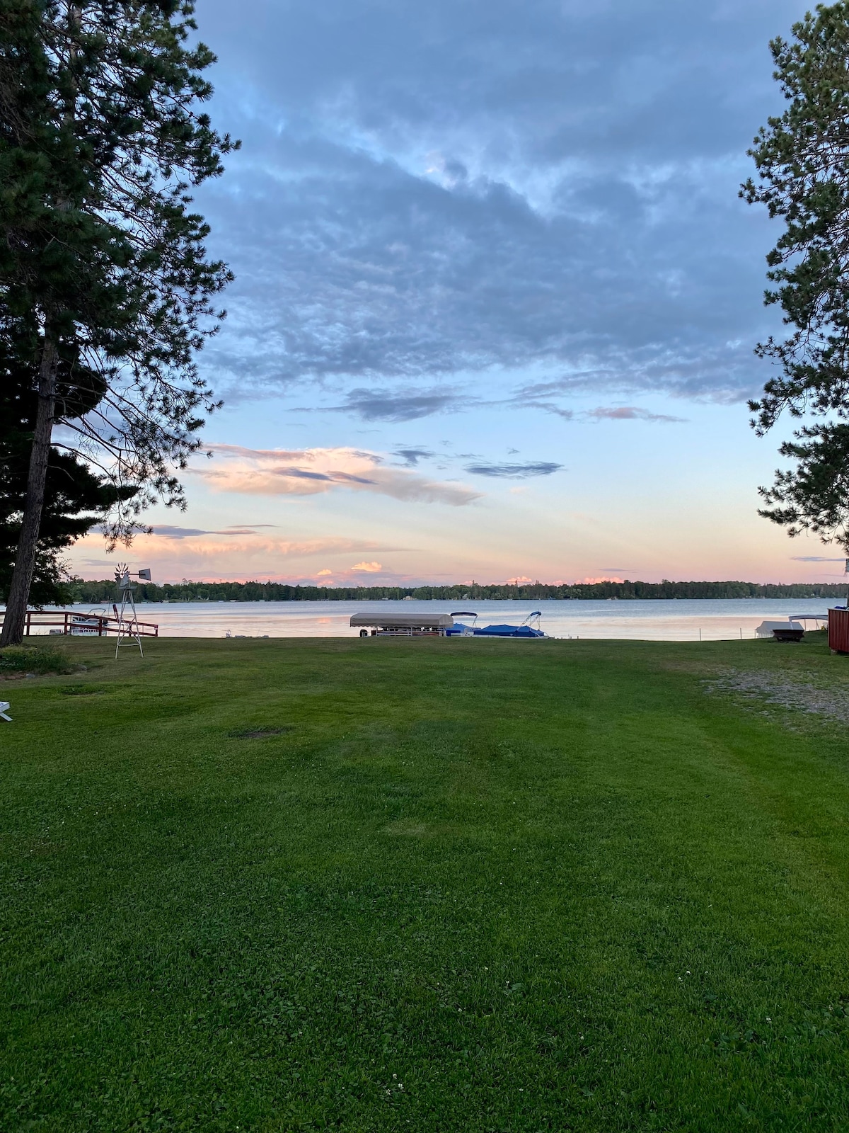 Round Lake Resort White Cabin