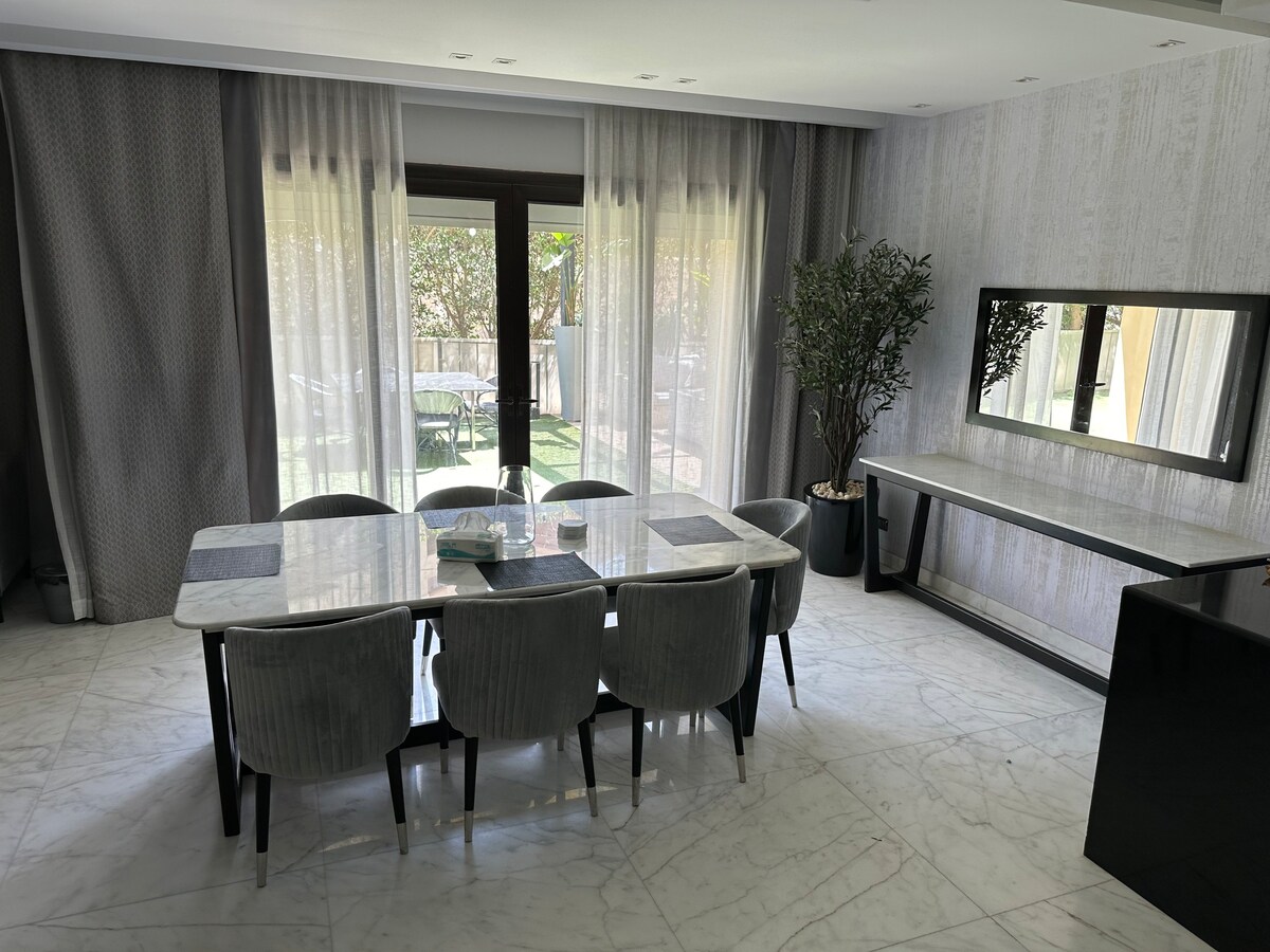 Casa compound Beverly Hills zayed