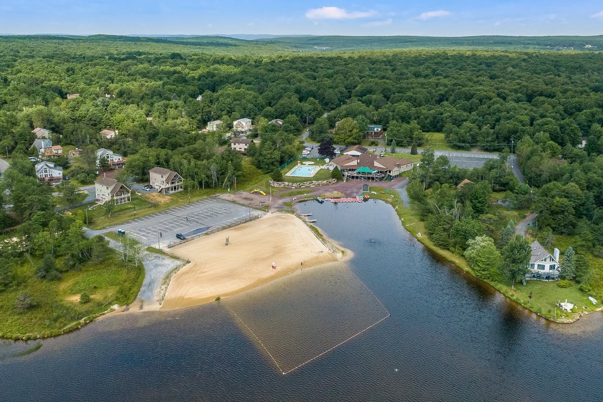 Hot Tub | Game Room | Lake & Beach | Pool | Pets