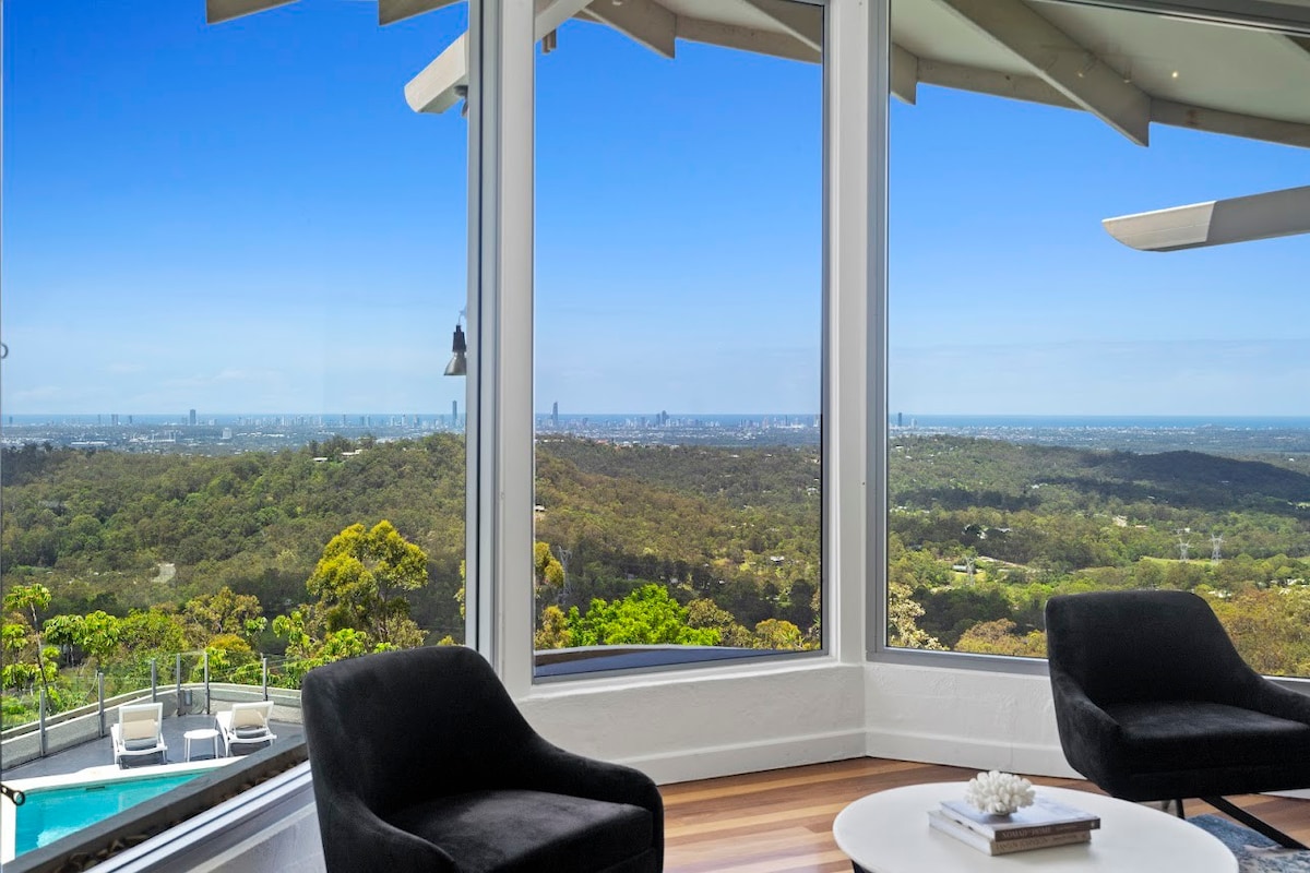 The Retreat Gold Coast + Panoramic Views Sleeps 25