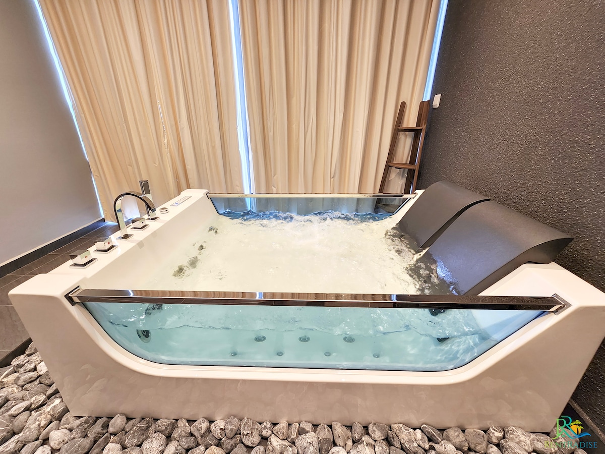 BaliSuite1 . D’Pristine @ 1BR 2Pax Jacuzzi Bathtub