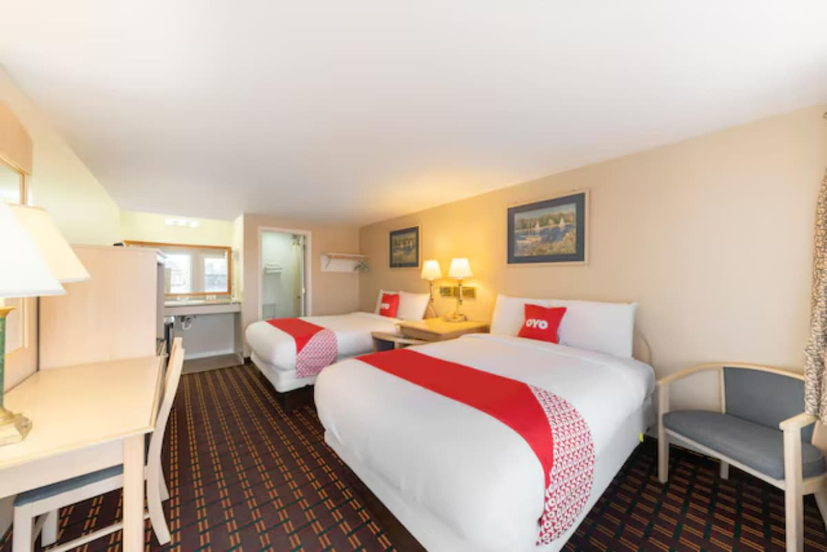 Hotel Starlite Seneca Falls 2 Full Bed