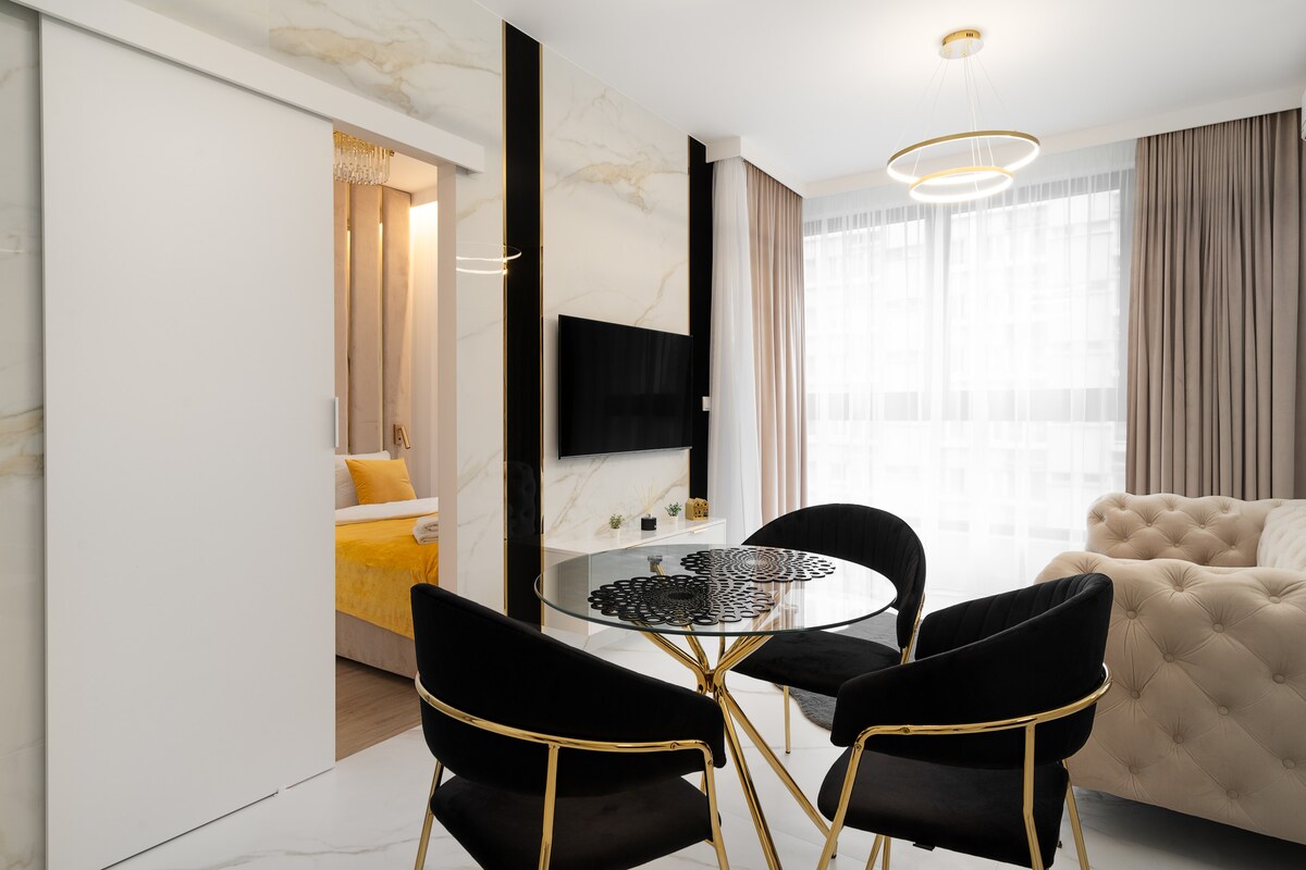 Grzybowska 37 by Golden Apartments