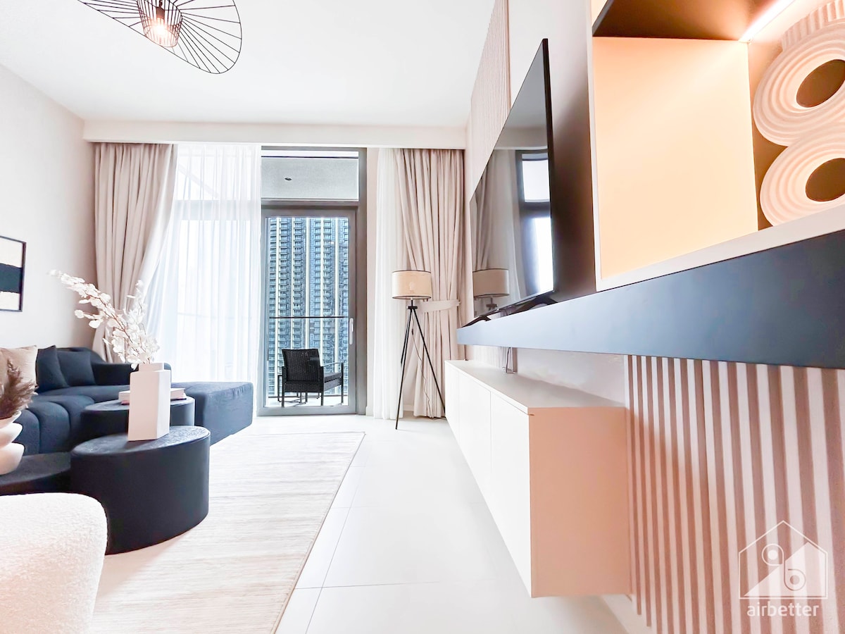New ! Luxury Burj Crown 4 bedroom with Balcony