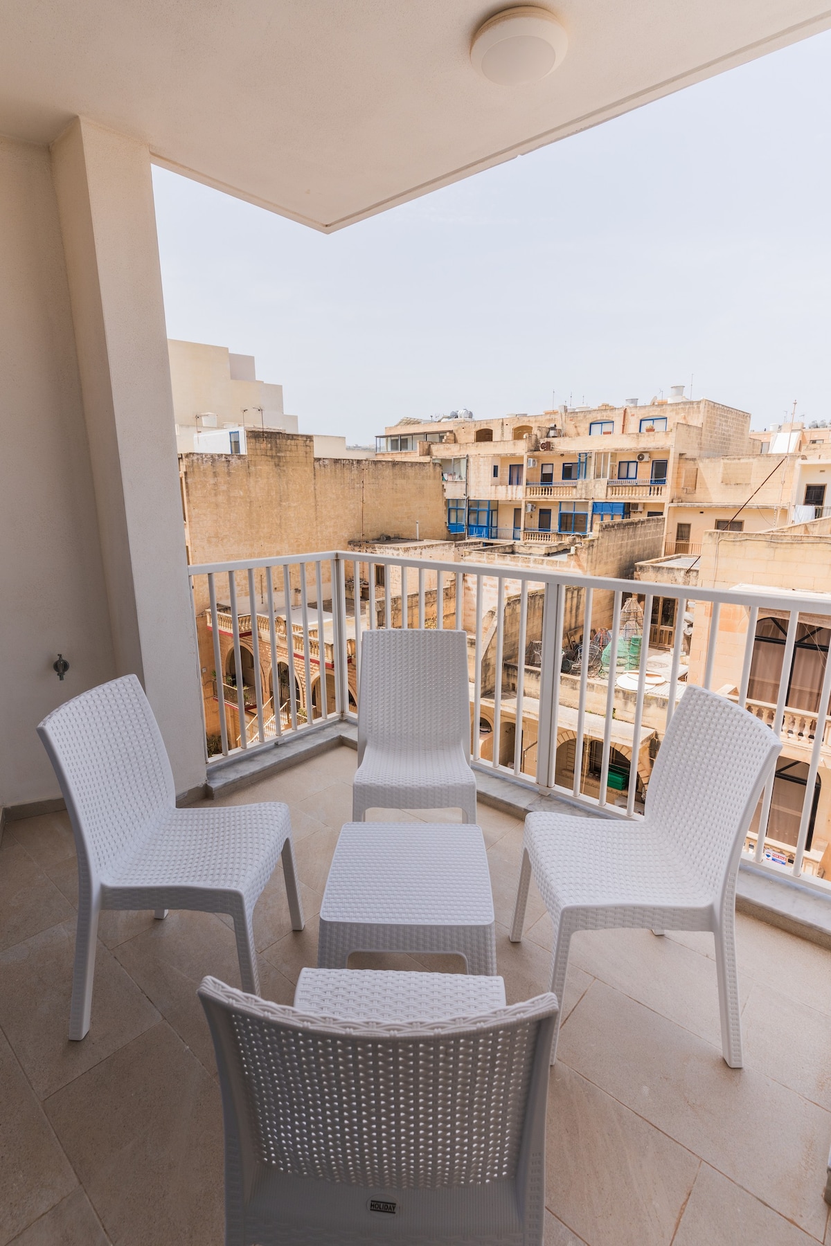Lovely 2BR Apt with Private Balcony in Marsalforn
