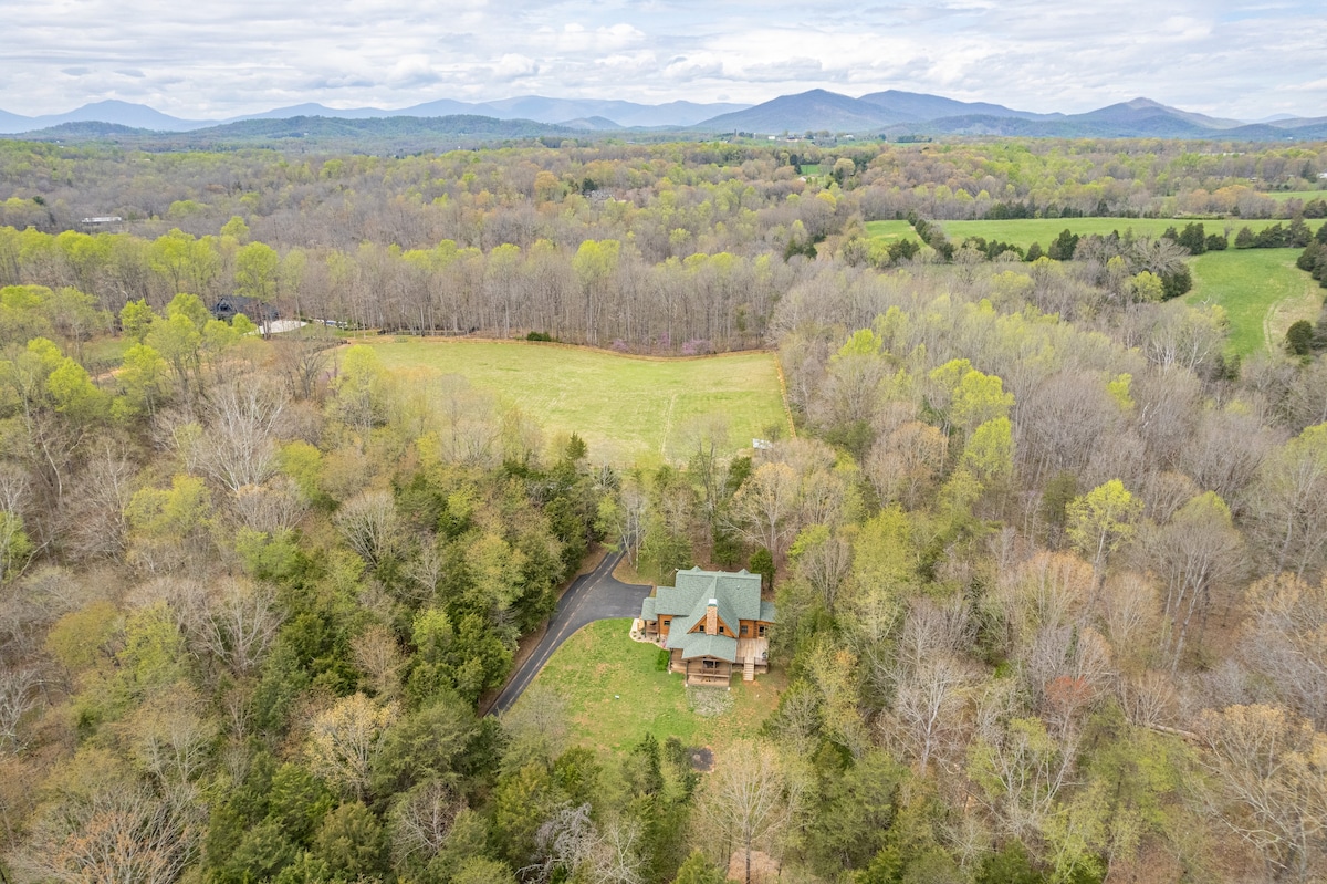 Gorgeous Log Cabin on 25 acres | 15 min. to LU