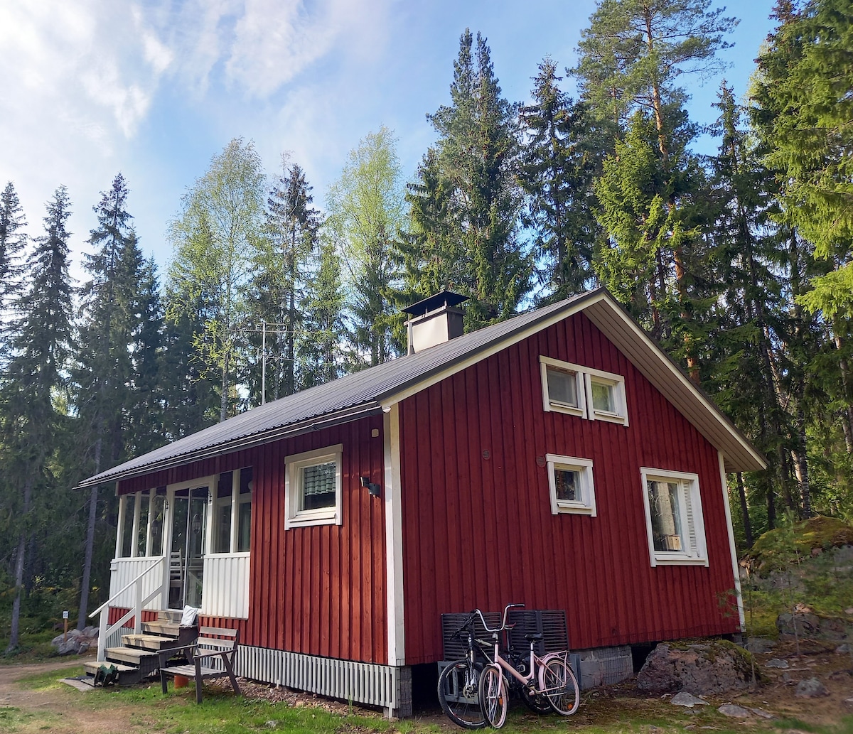 Lintukoto: A Cozy & Modern Cabin