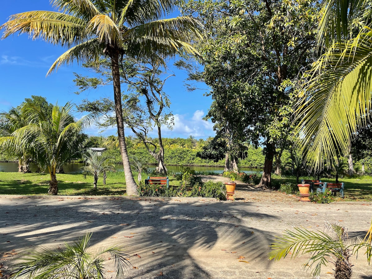 Lagoon Hotel near beach (free breakfast)