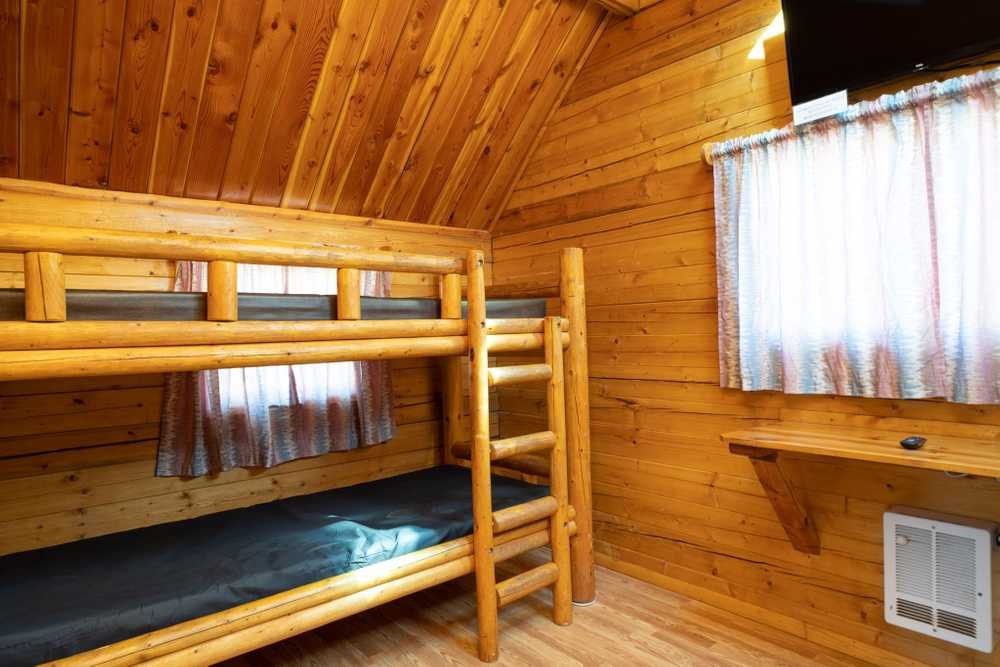 Camping Cabin - Sleeps 6 - 2 Rooms