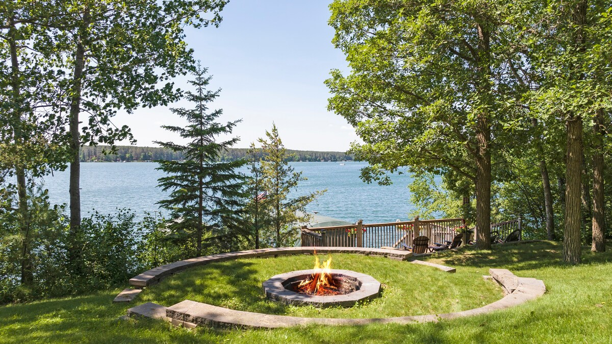 Luxury Sunset Villa on Long Lake