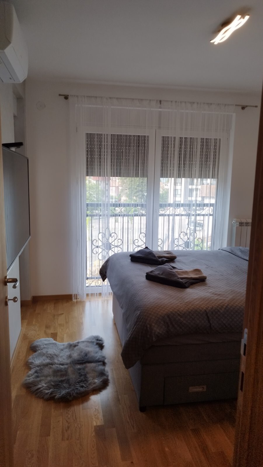 Armane 4 * LUX apartment free EV charging & pool