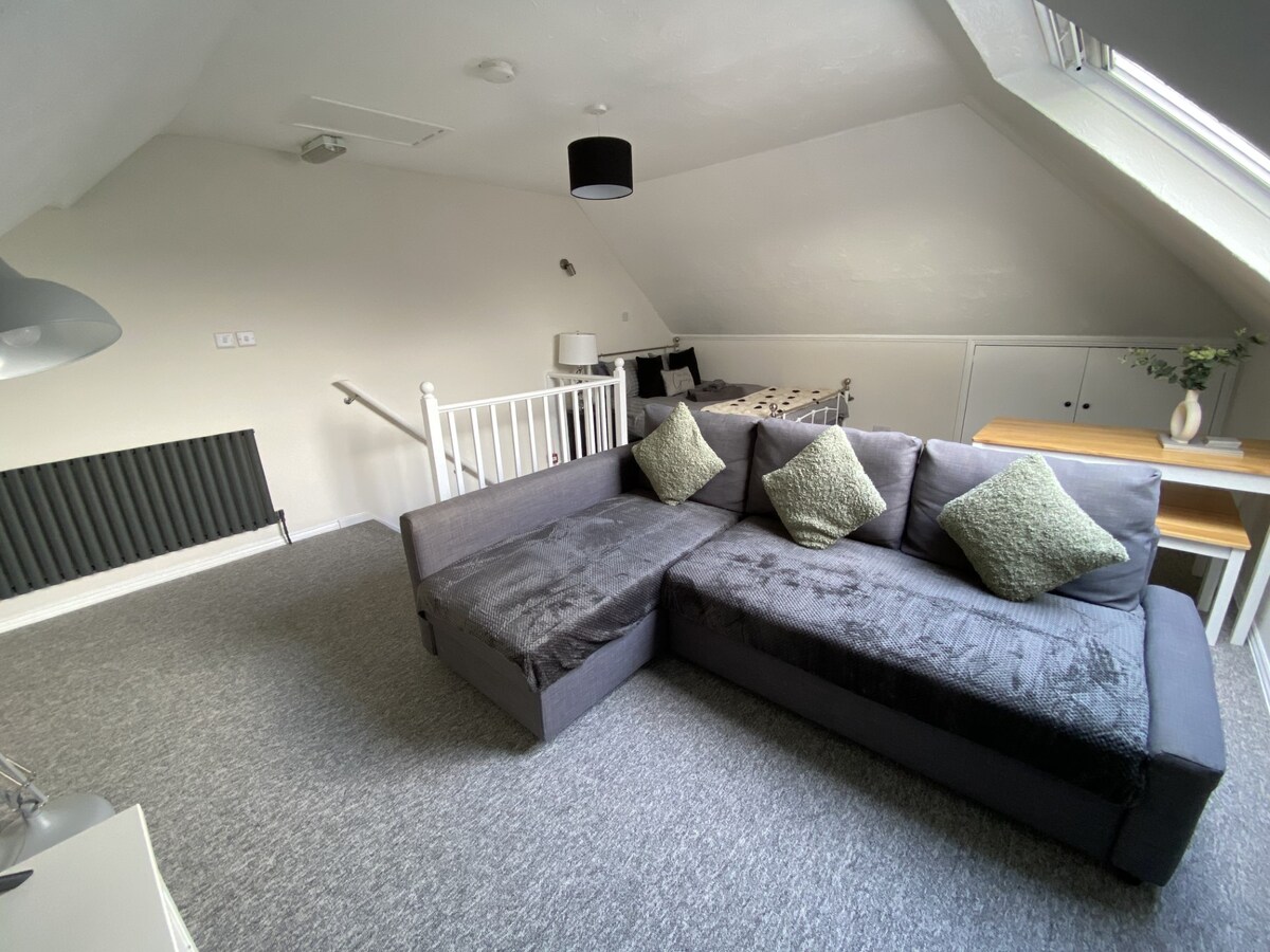 Cosy Urban Escape, parking, wifi, central Poole