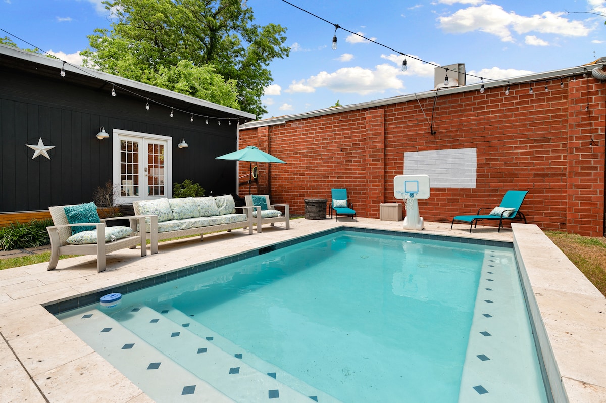 EaDo Heated Pool Palace -2 min to Dwntwn, Astros