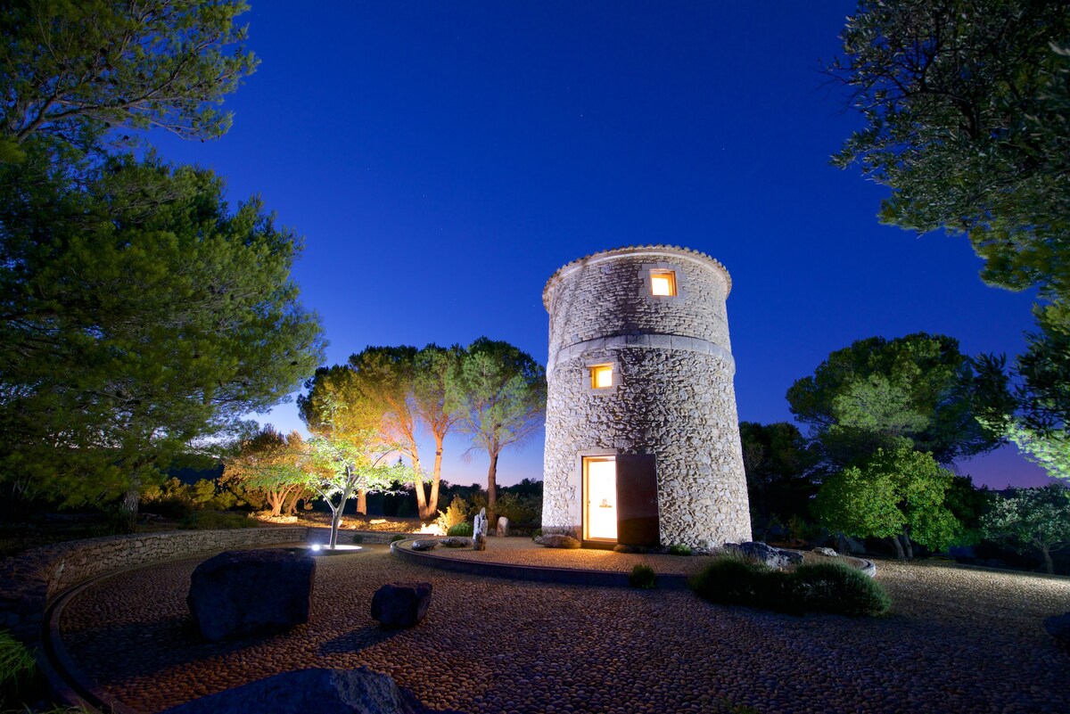 Un Moulin dans les Alpilles