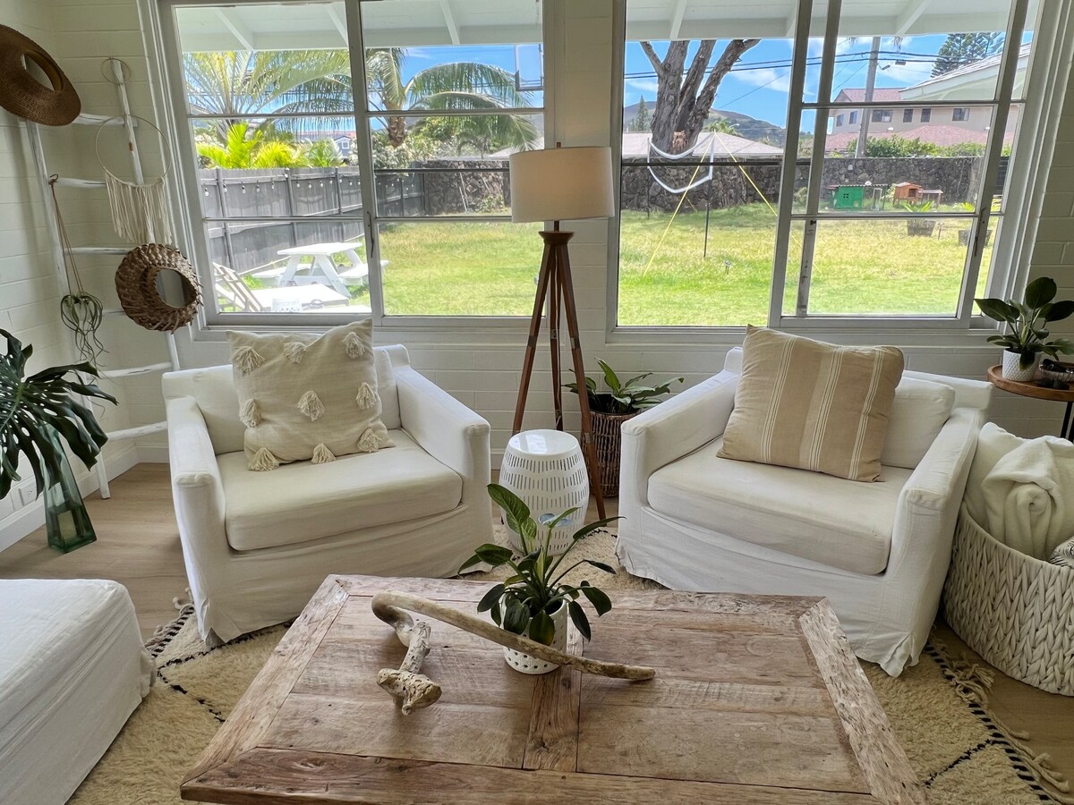 Beautiful home steps away from Kailua Beach!