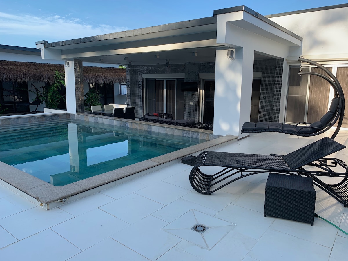 Villa met jacuzzi en zwembad