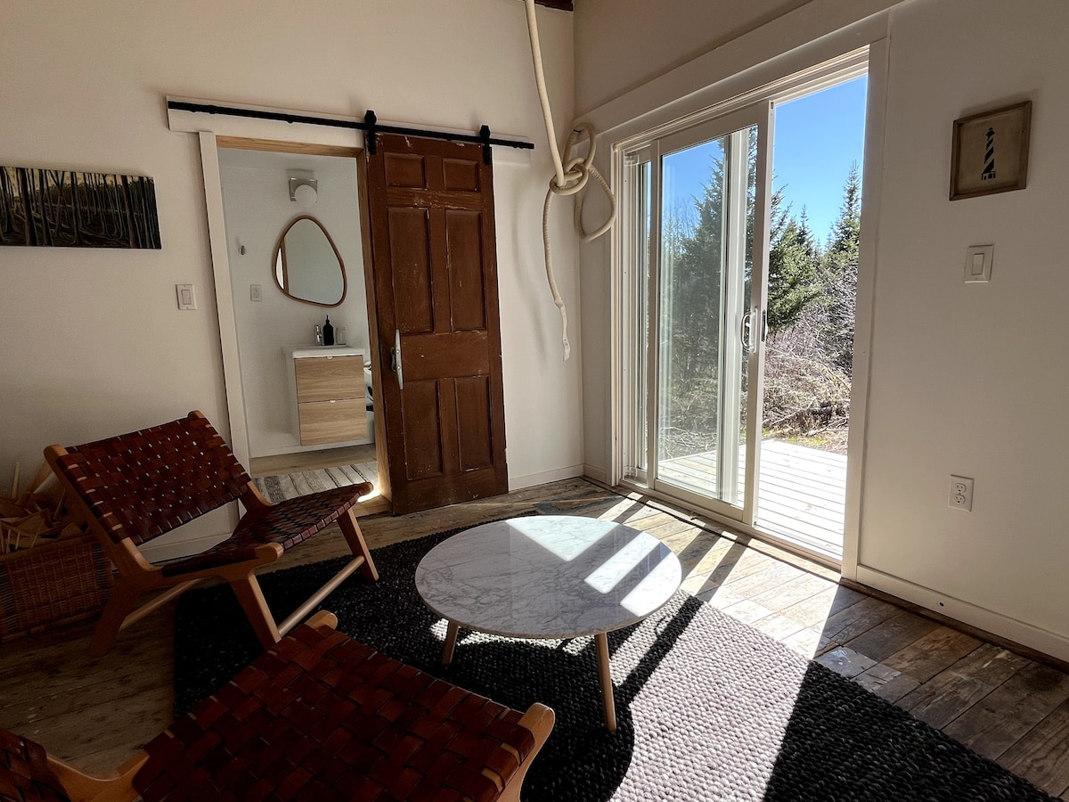 Cabin & Oceanfront Barrel Sauna