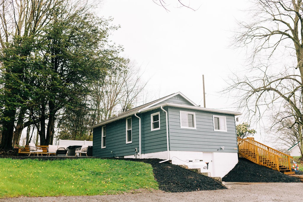 Lakeview Cottage with Hot Tub