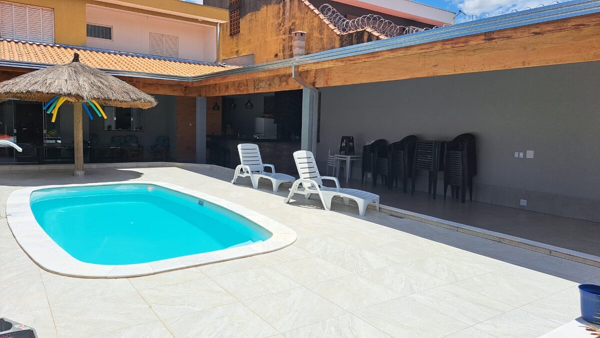 Casa ( Área de lazer) com piscina para locação