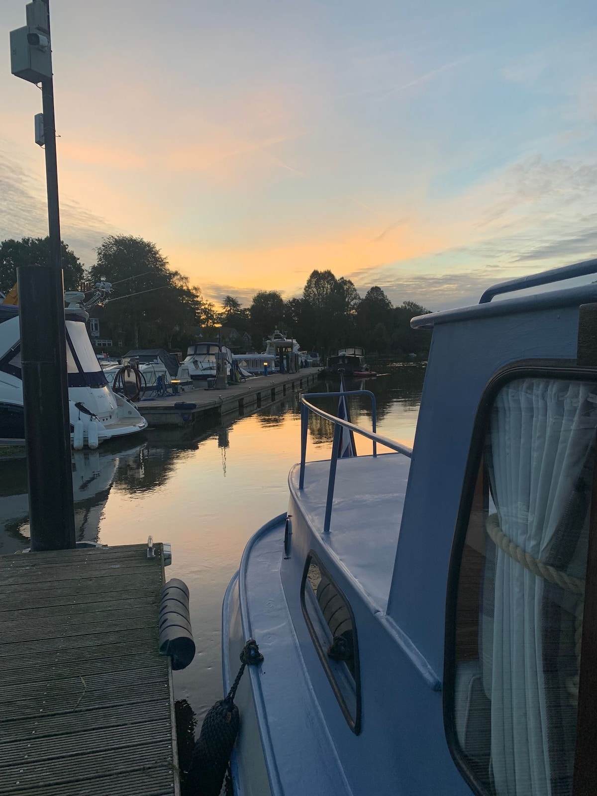 Classic Dutch Barge
near Marlow and Henley