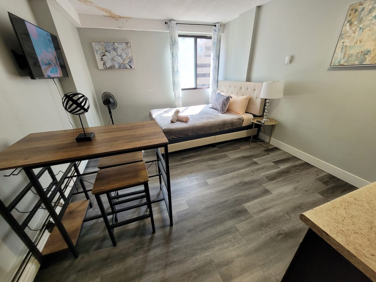 Discover Downtown: Stylish Studio Calgary Center