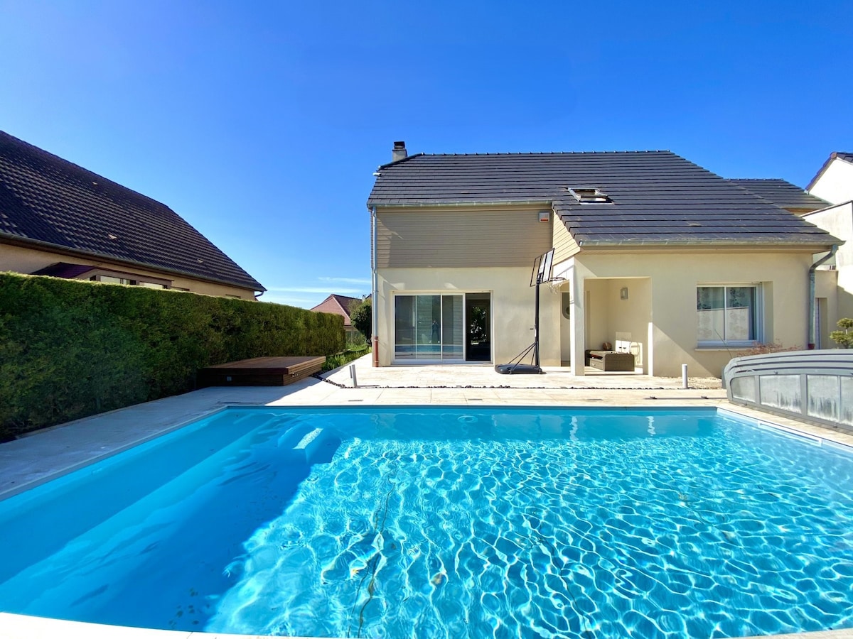 Grande maison avec piscine