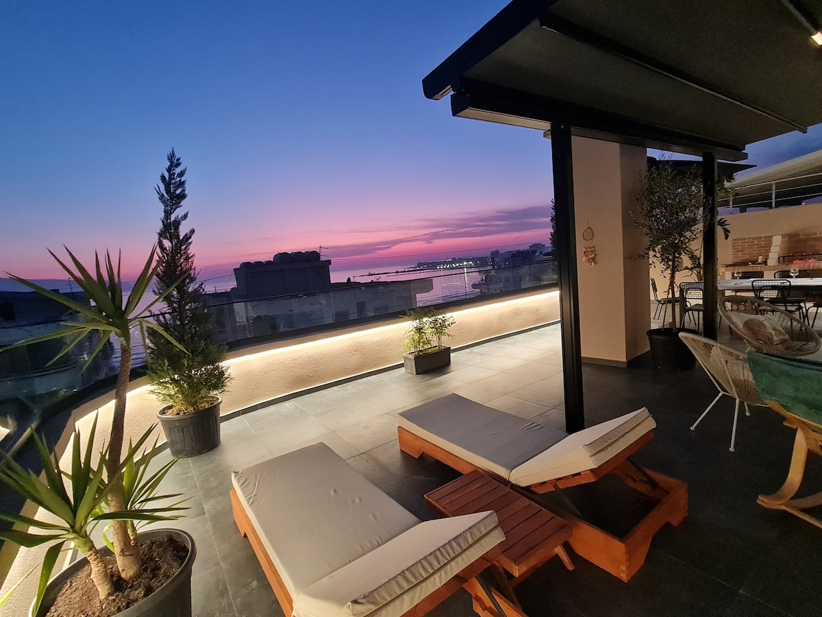Sea View Luxury Penthouse/3rooms
