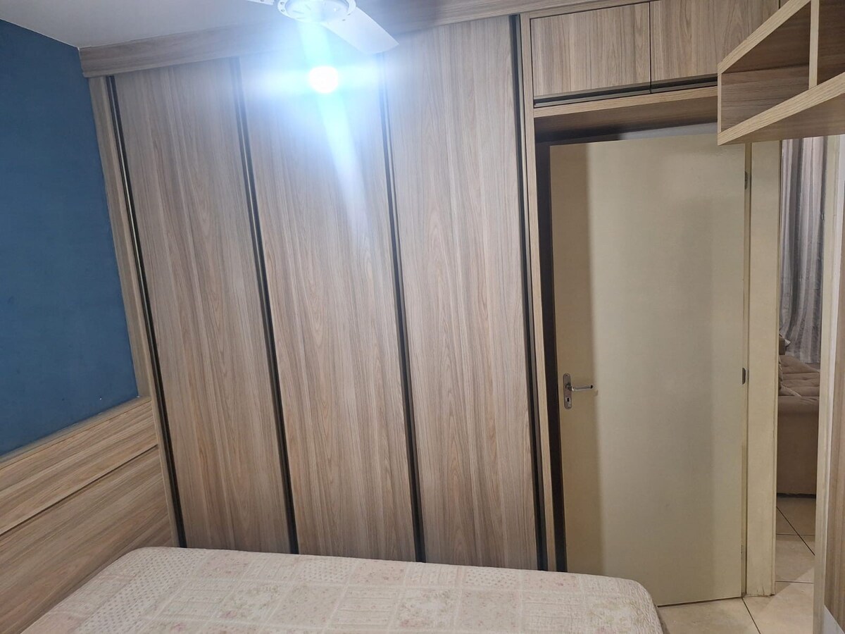 Apartamento Mobiliado e confortável.