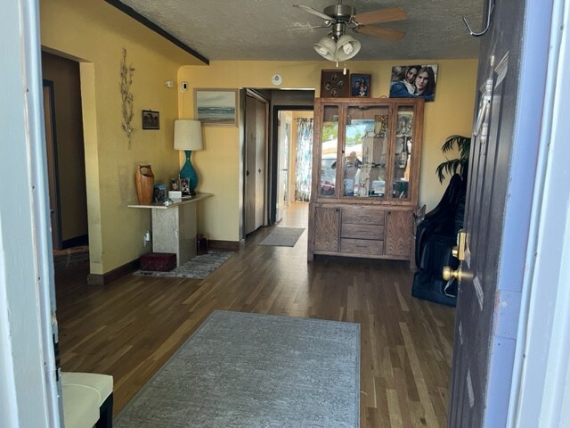 Cozy and Master Bedroom  Room w/ bathroom