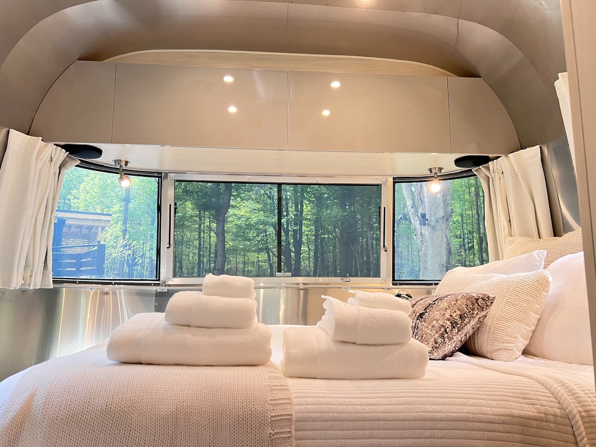 Glamping Guesthouse Airstream