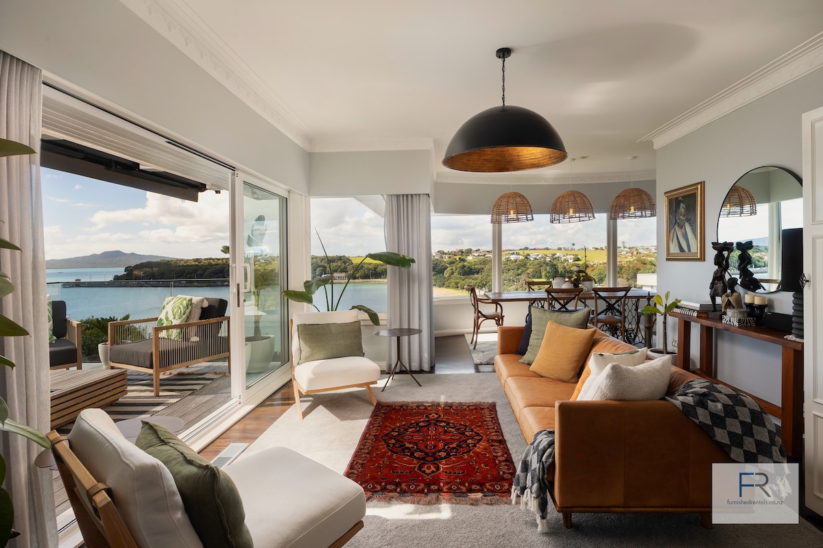 Stunning Luxury Apt with Panoramic Ocean Views