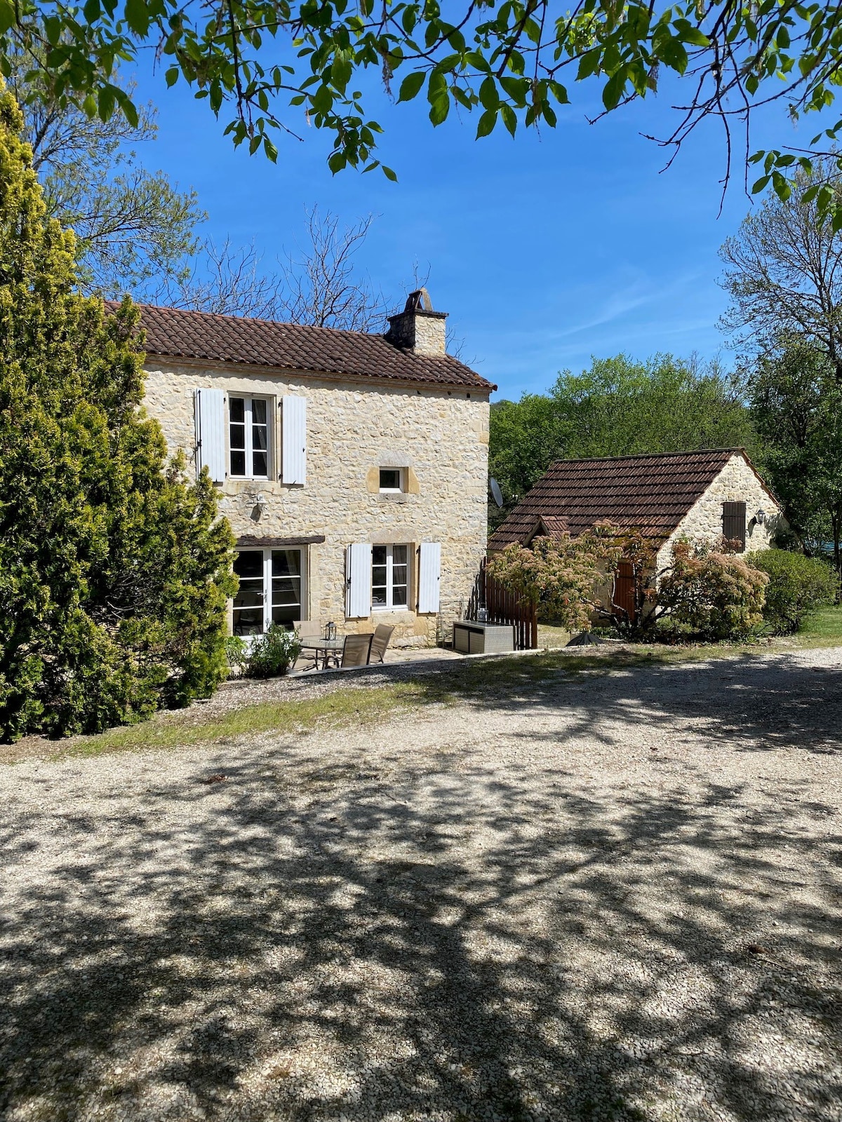 La Chouette 
Domaine la Cabane