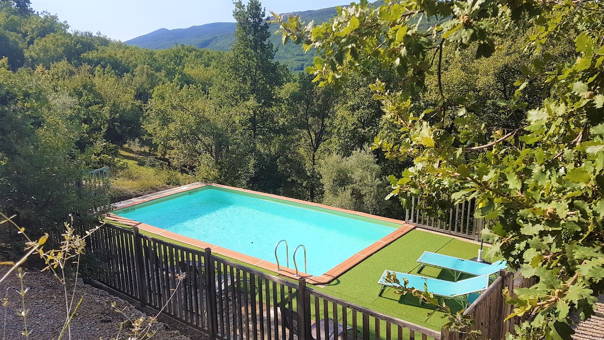 Villa avec piscine à 500m du lac