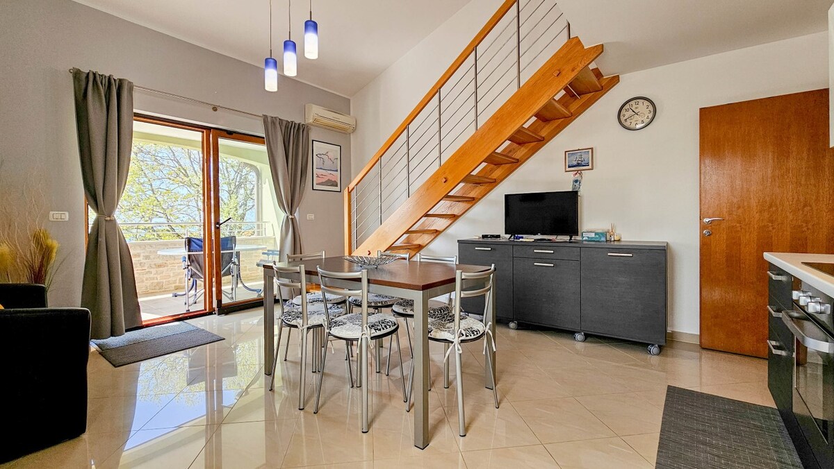 Apartment with a balcony and two bedrooms